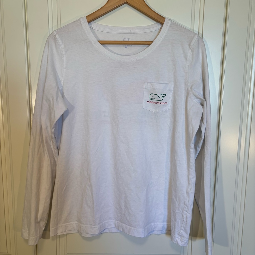 Vineyard Vines 100% cotton graphic t-shirt HAPPY HOLIDAYS w/Whale size medium
